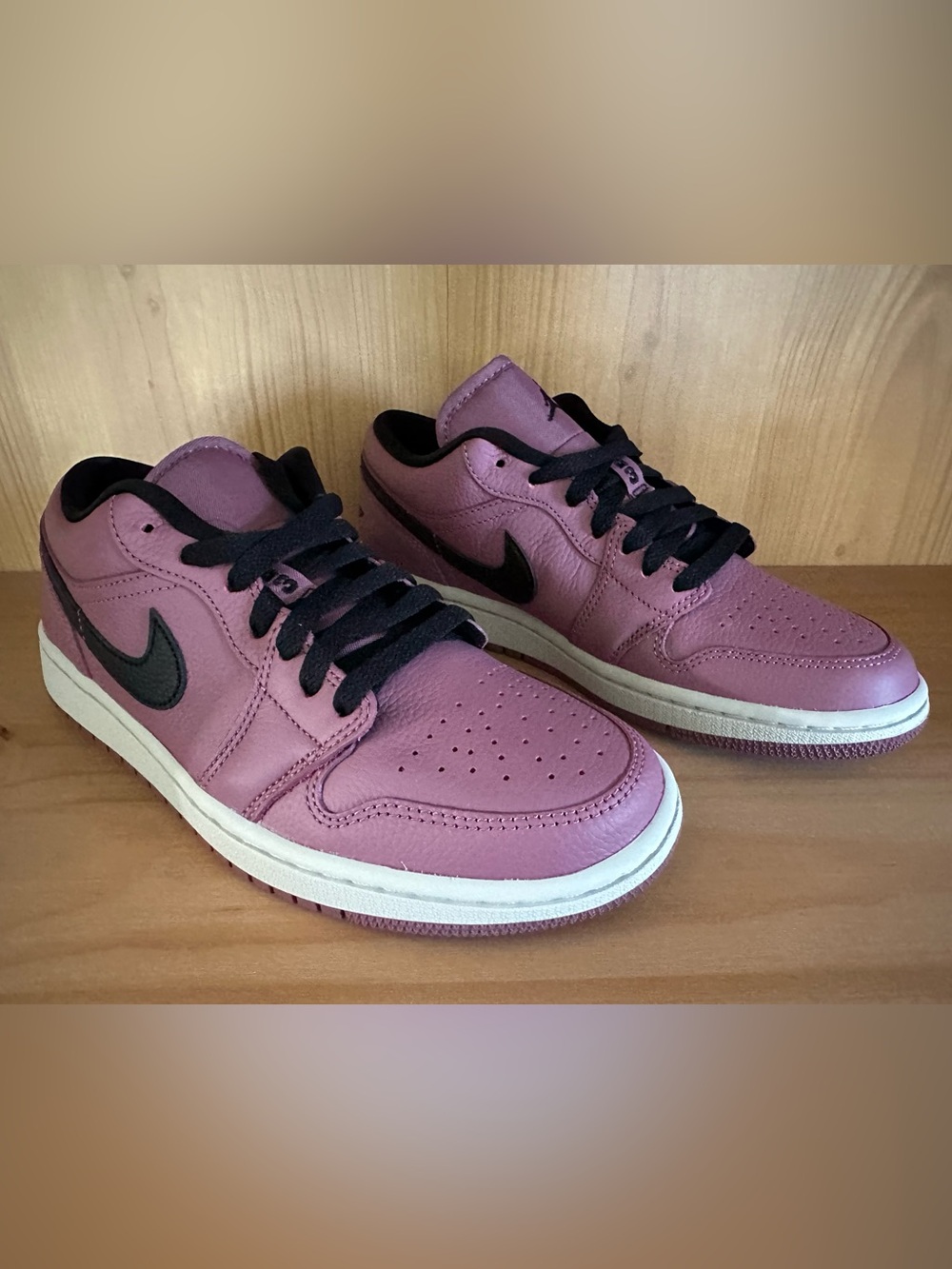Women’s AJ1 - Air Jordan Low Shoes
